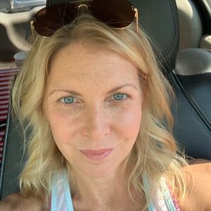 Meet your Posher, Lara